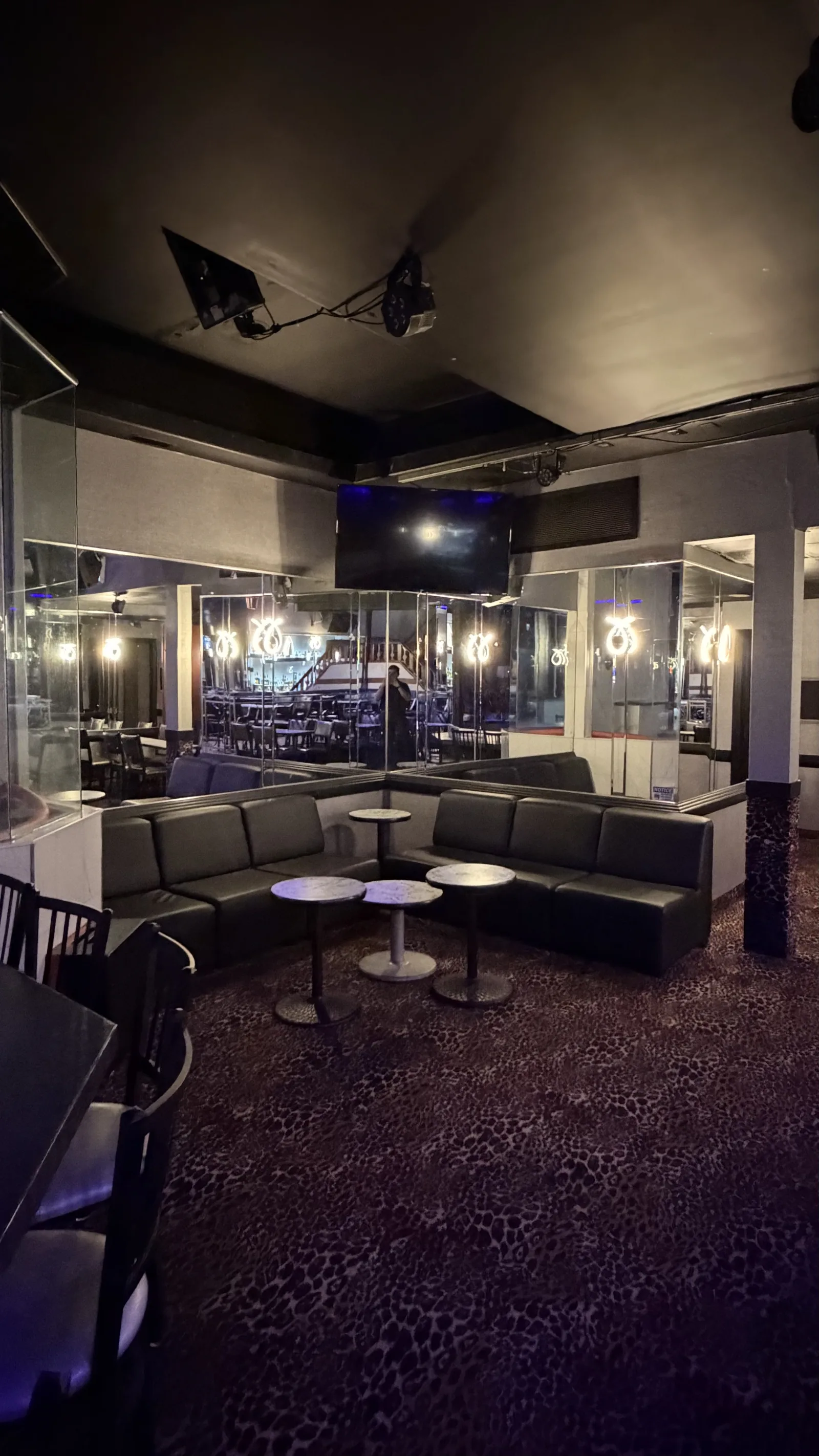 Lounge seating near the stage at Cheetah's of Windsor